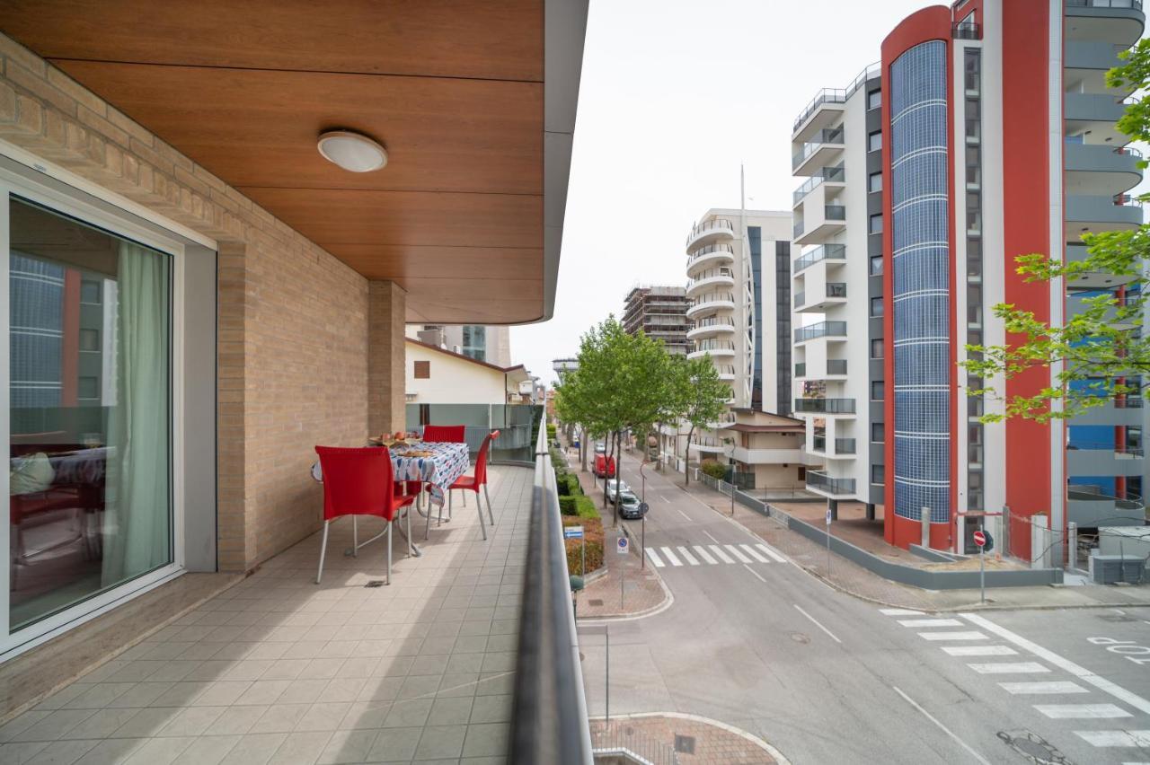 Residenza Monica Leilighet Lignano Sabbiadoro Eksteriør bilde