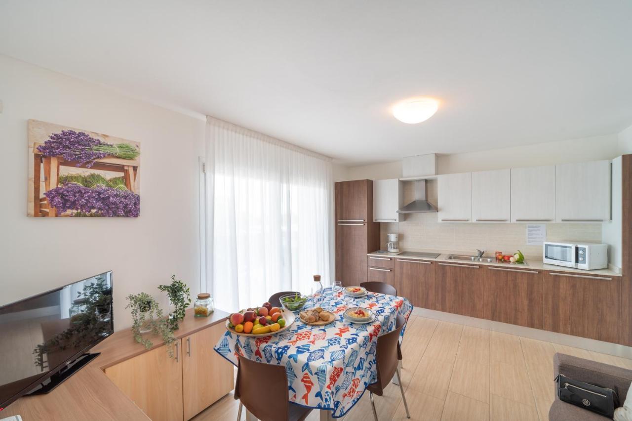 Residenza Monica Leilighet Lignano Sabbiadoro Eksteriør bilde